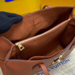 Louis Vuitton Lockme Shopper M58927 Coffee